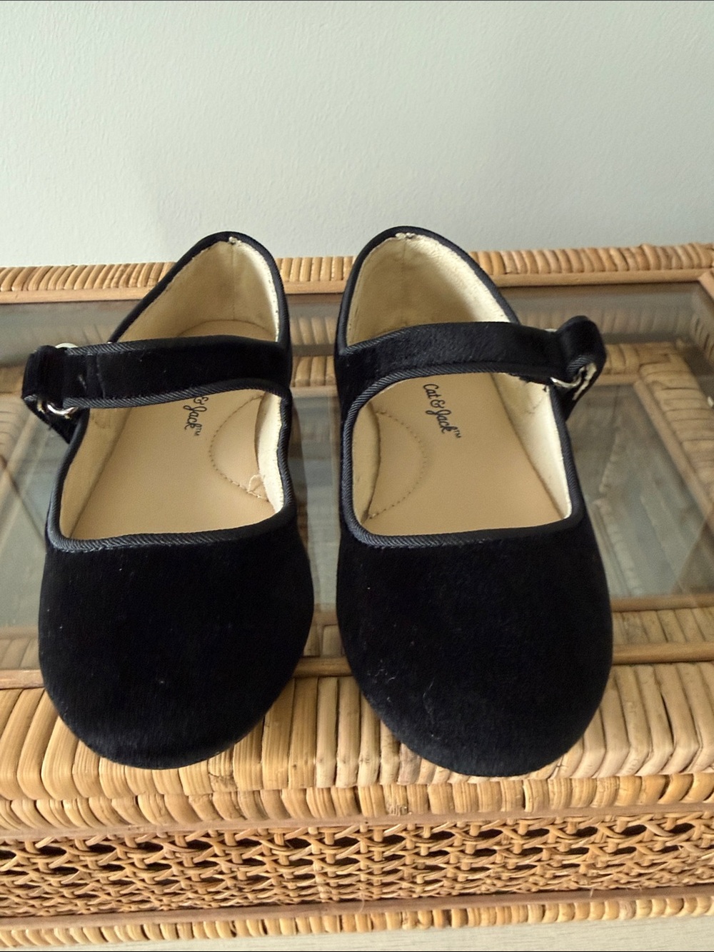 Black Velvet Mary Jane Kids Shoes- like new!!